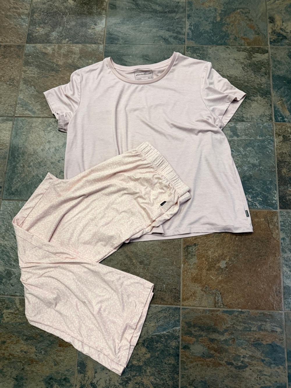 Eddie Bauer Light Pink Short Sleeve Pajama Set with Printed Pants
